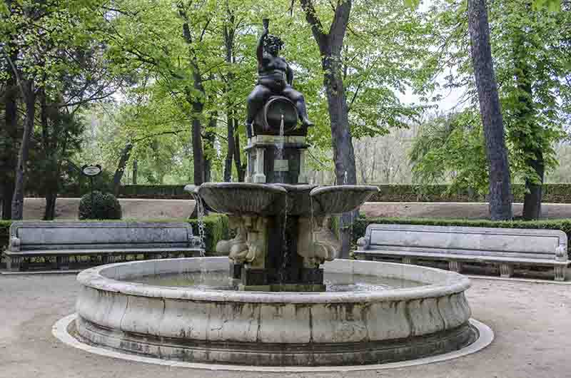 135 - Comunidad de Madrid - Aranjuez - jardin de La Isla - fuente de Baco